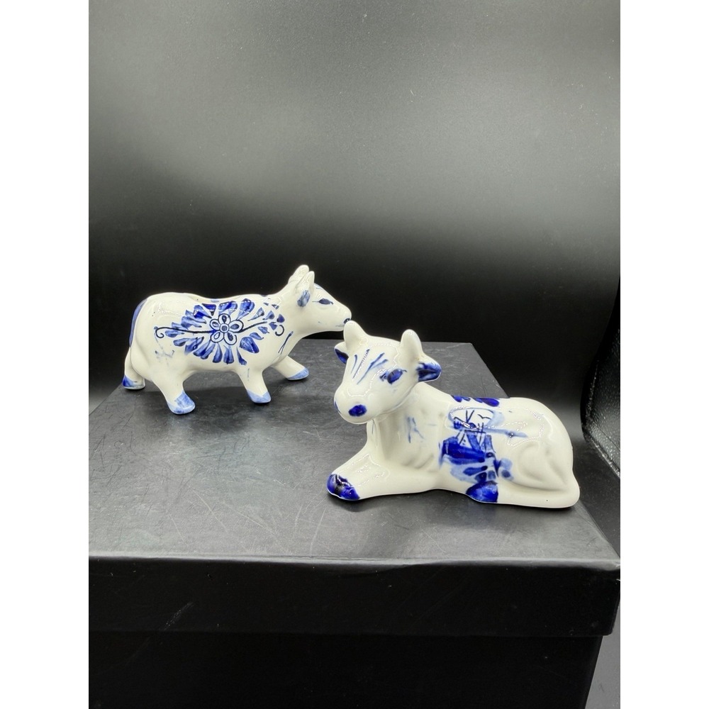Delft Style Blue & White Cow Figurines Set of 2 Ceramic Farmhouse Decor